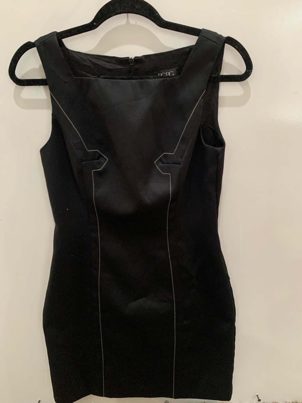 BCBGMaxAzria Black Bodycon Sleeveless Dress with Subtle Contrast Trim Size 4